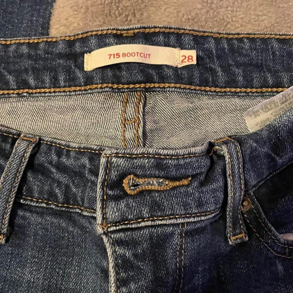 Levi’s dark wash low rise bootcut jeans - Picture 5 of 5